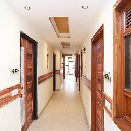Oyo Flagship Hotel F Five New Delhi Buitenkant foto