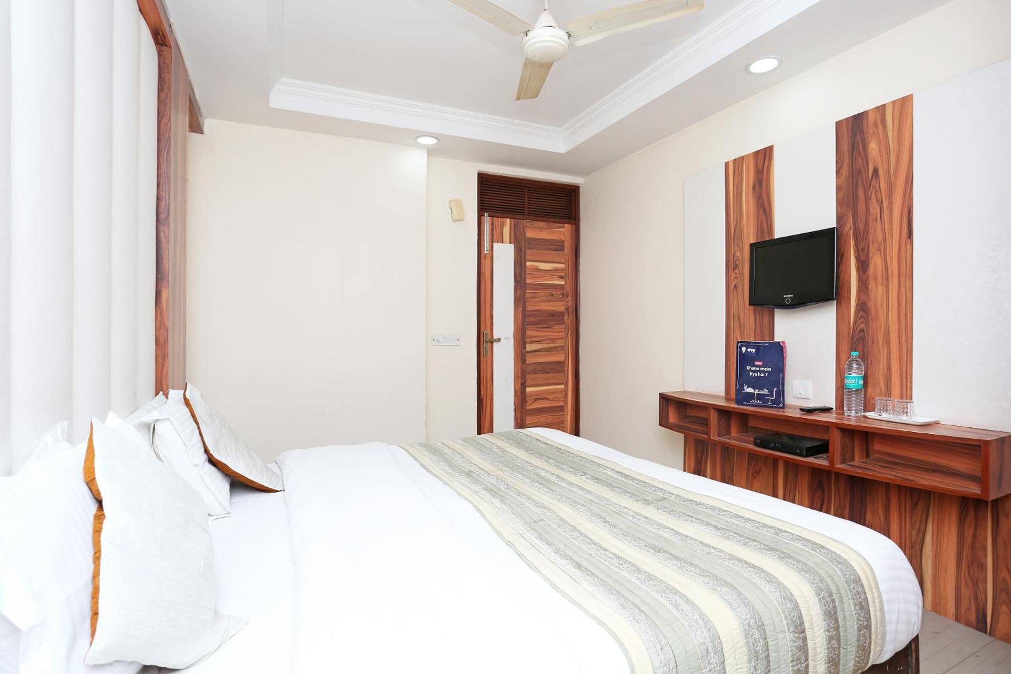 Oyo Flagship Hotel F Five New Delhi Buitenkant foto