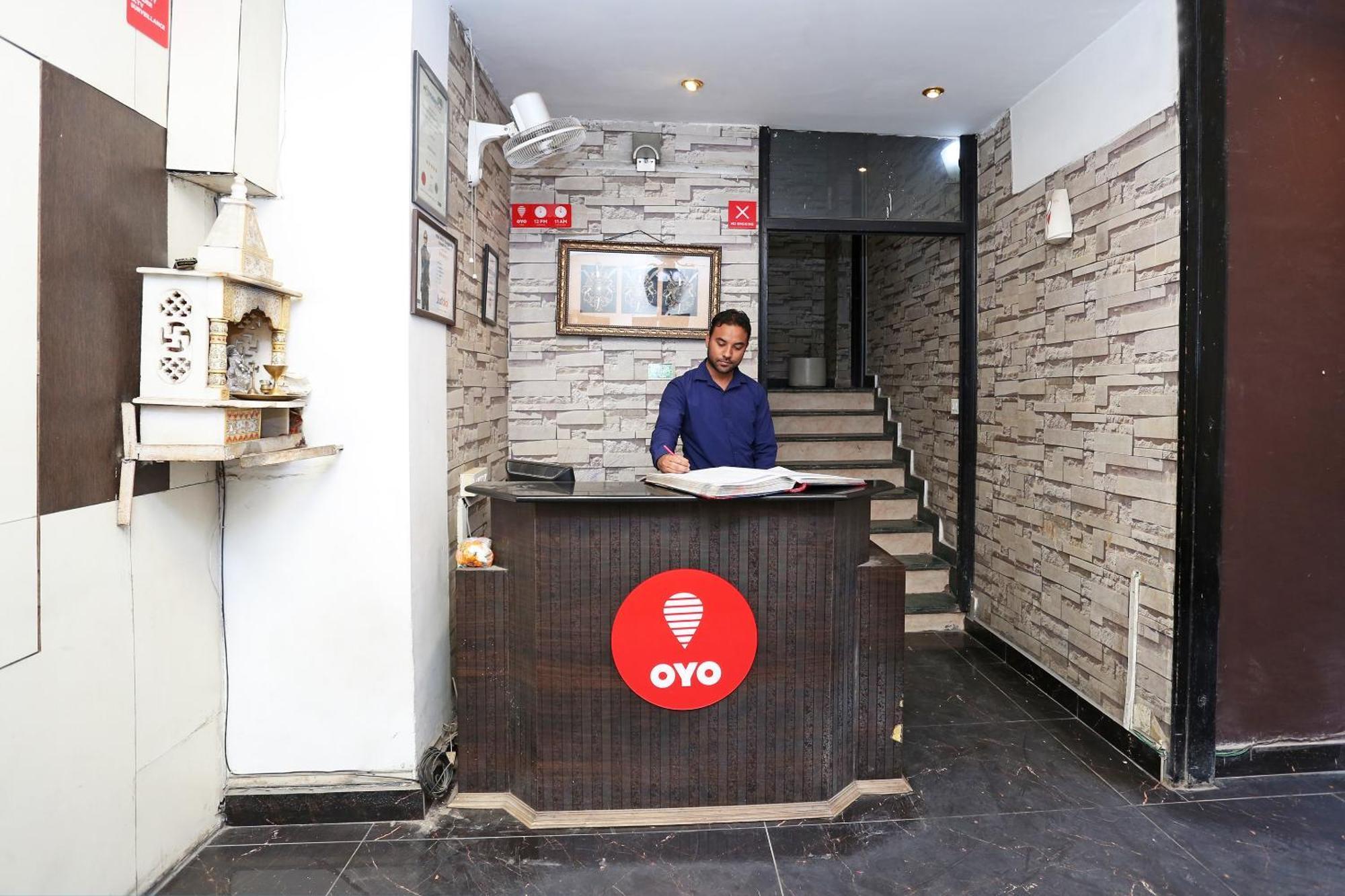 Oyo Flagship Hotel F Five New Delhi Buitenkant foto
