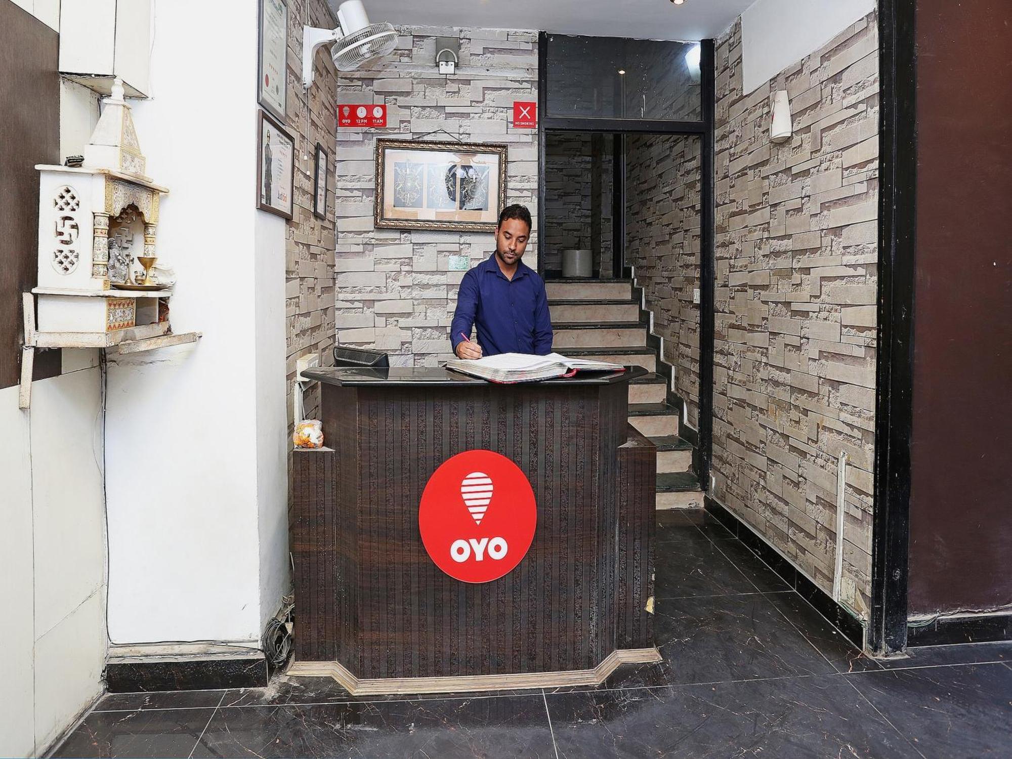 Oyo Flagship Hotel F Five New Delhi Buitenkant foto