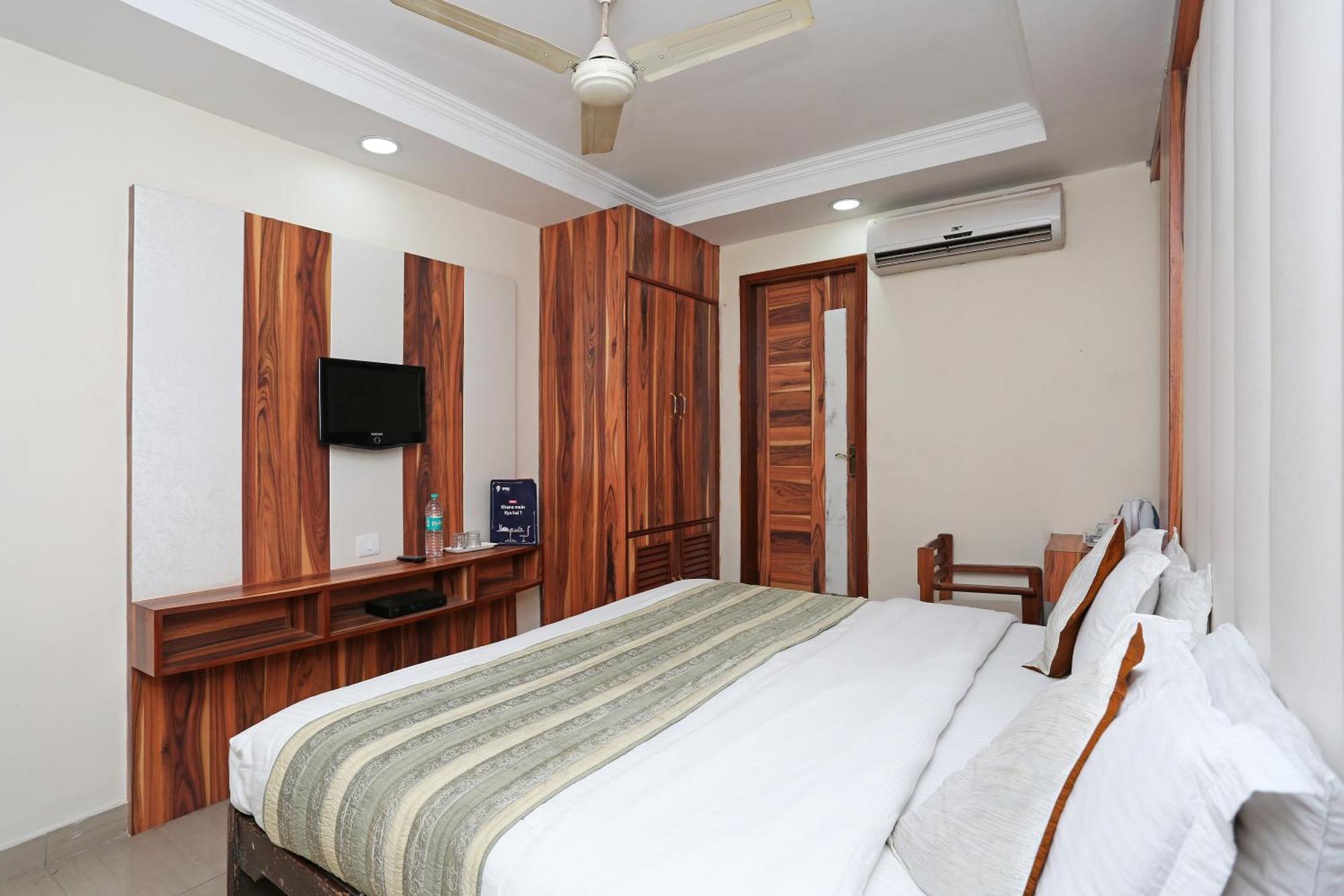 Oyo Flagship Hotel F Five New Delhi Buitenkant foto