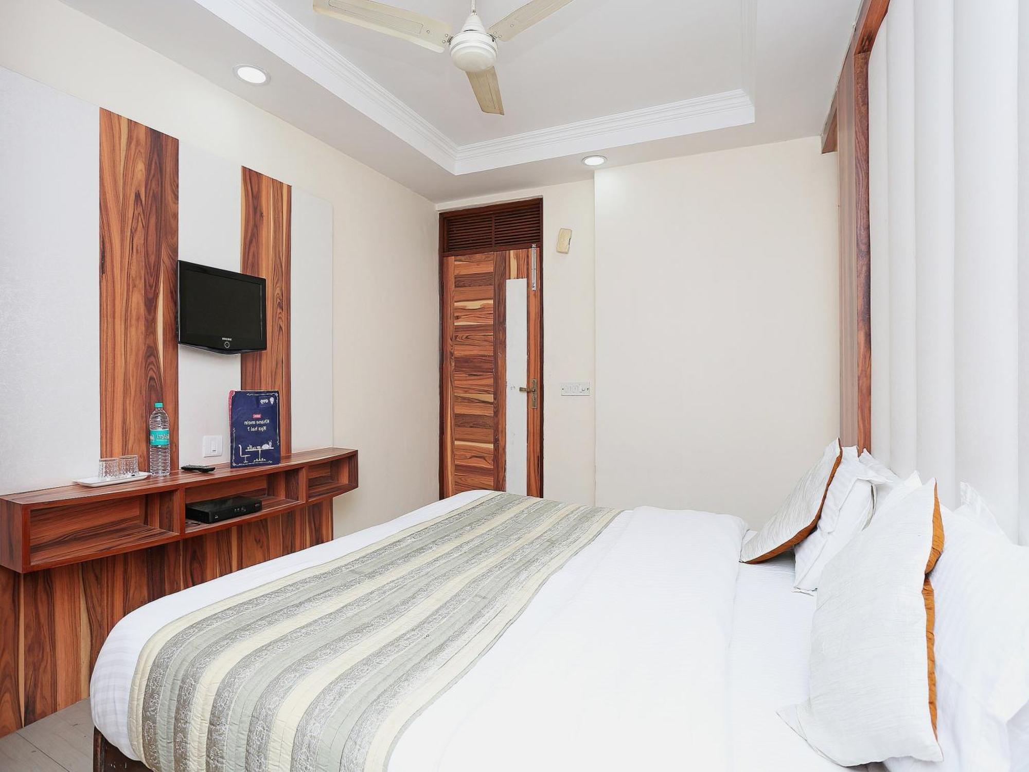 Oyo Flagship Hotel F Five New Delhi Buitenkant foto